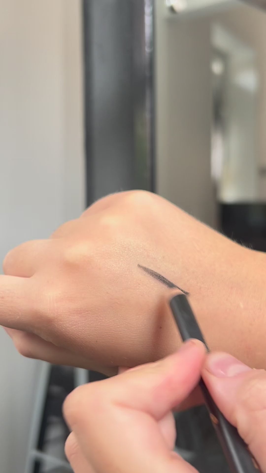 Load video: Make Up Studio Liquid Eyeliner