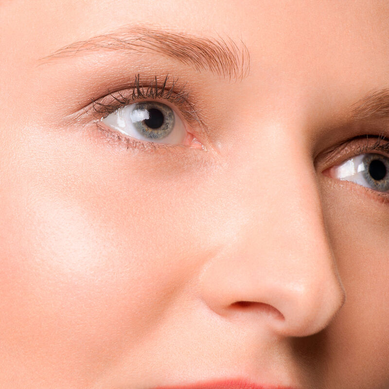 Make Up For Ever Ultra HD Concealer - Light Capturing Self Setting